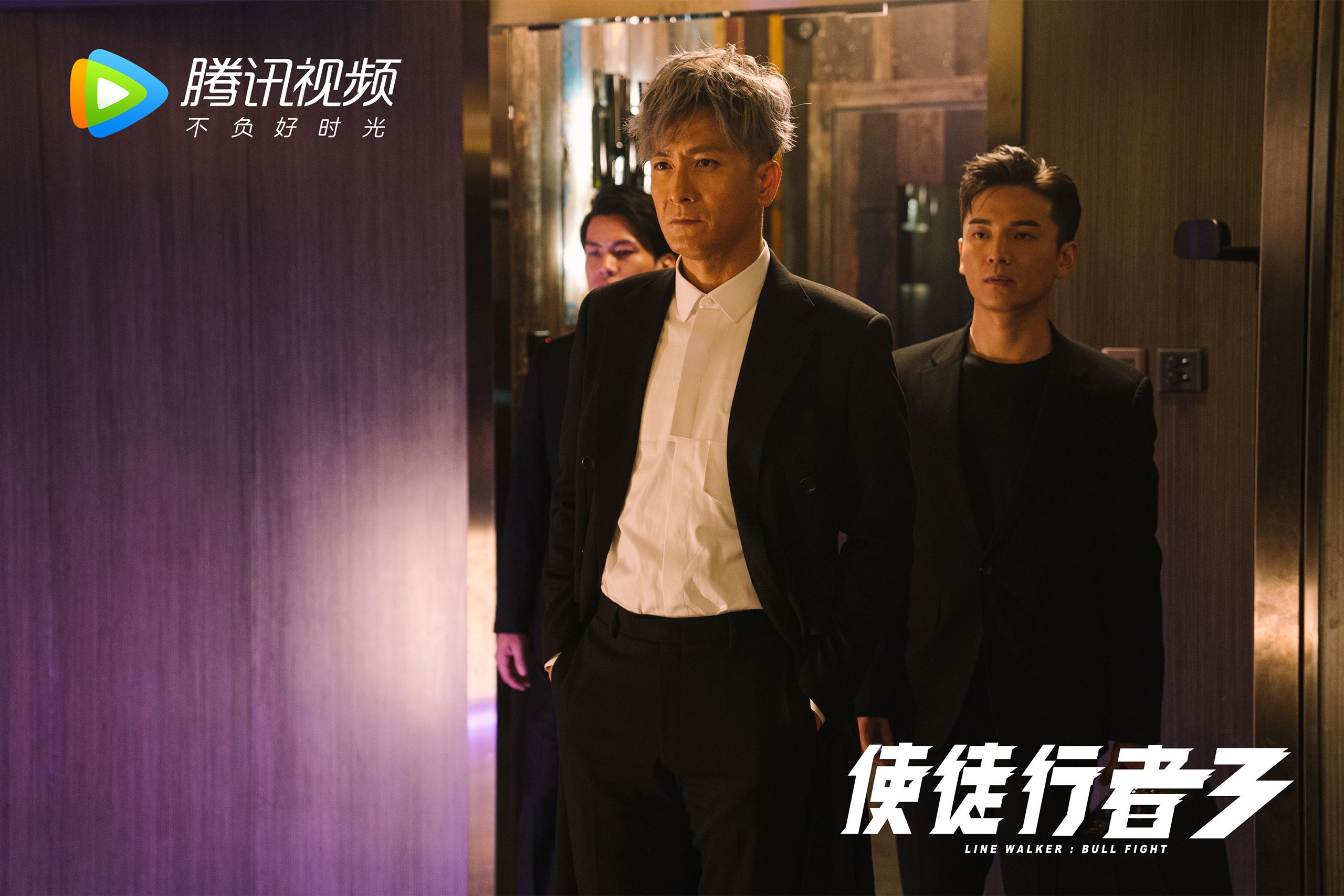 九游娱乐中心-快船绝杀雄鹿，全明星赛前哨战中乔治双手暴扣点燃全场，快船乔治打什么位置