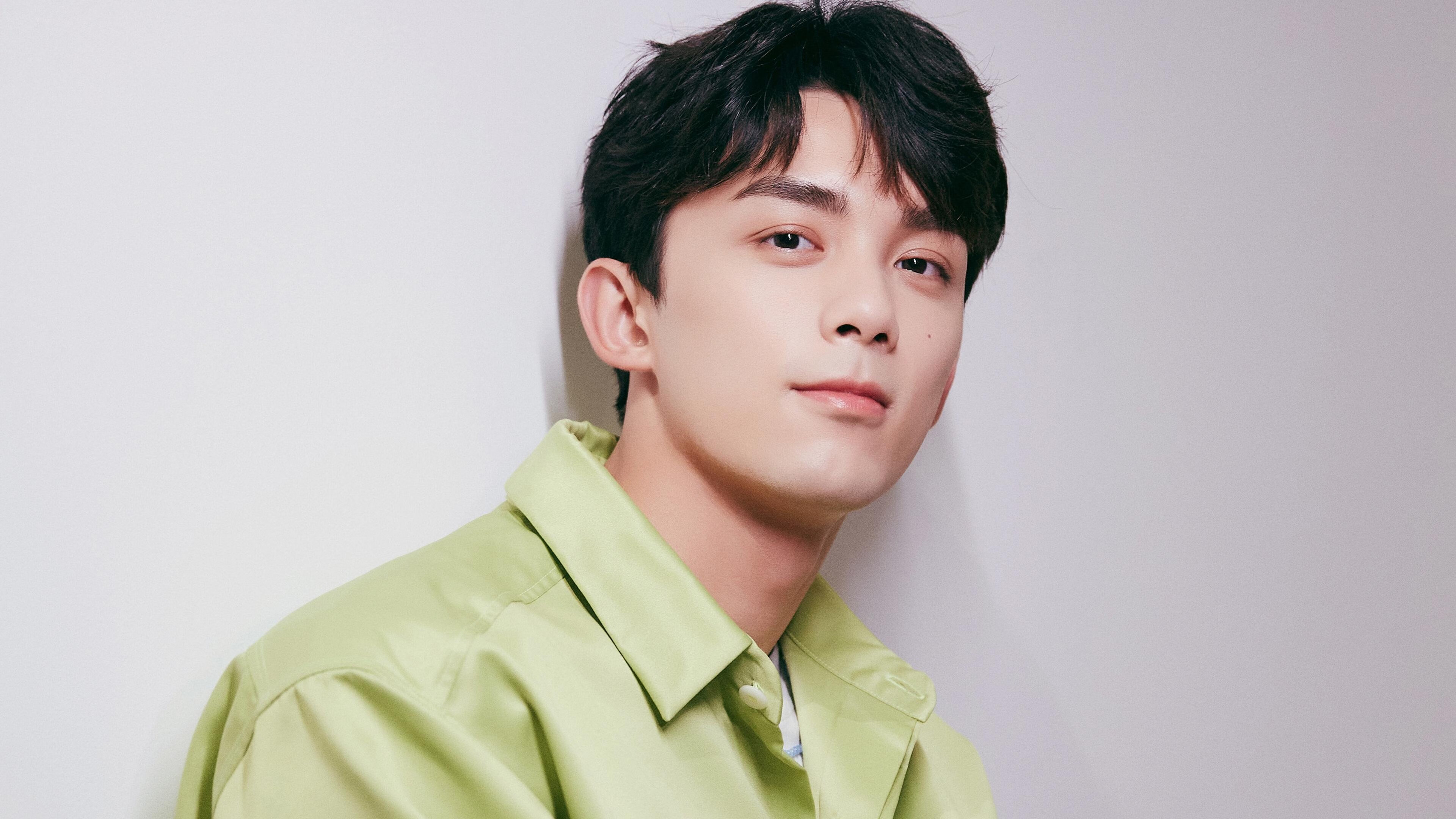 76人球队文化墙正式揭幕展示历史荣誉,76人队图案