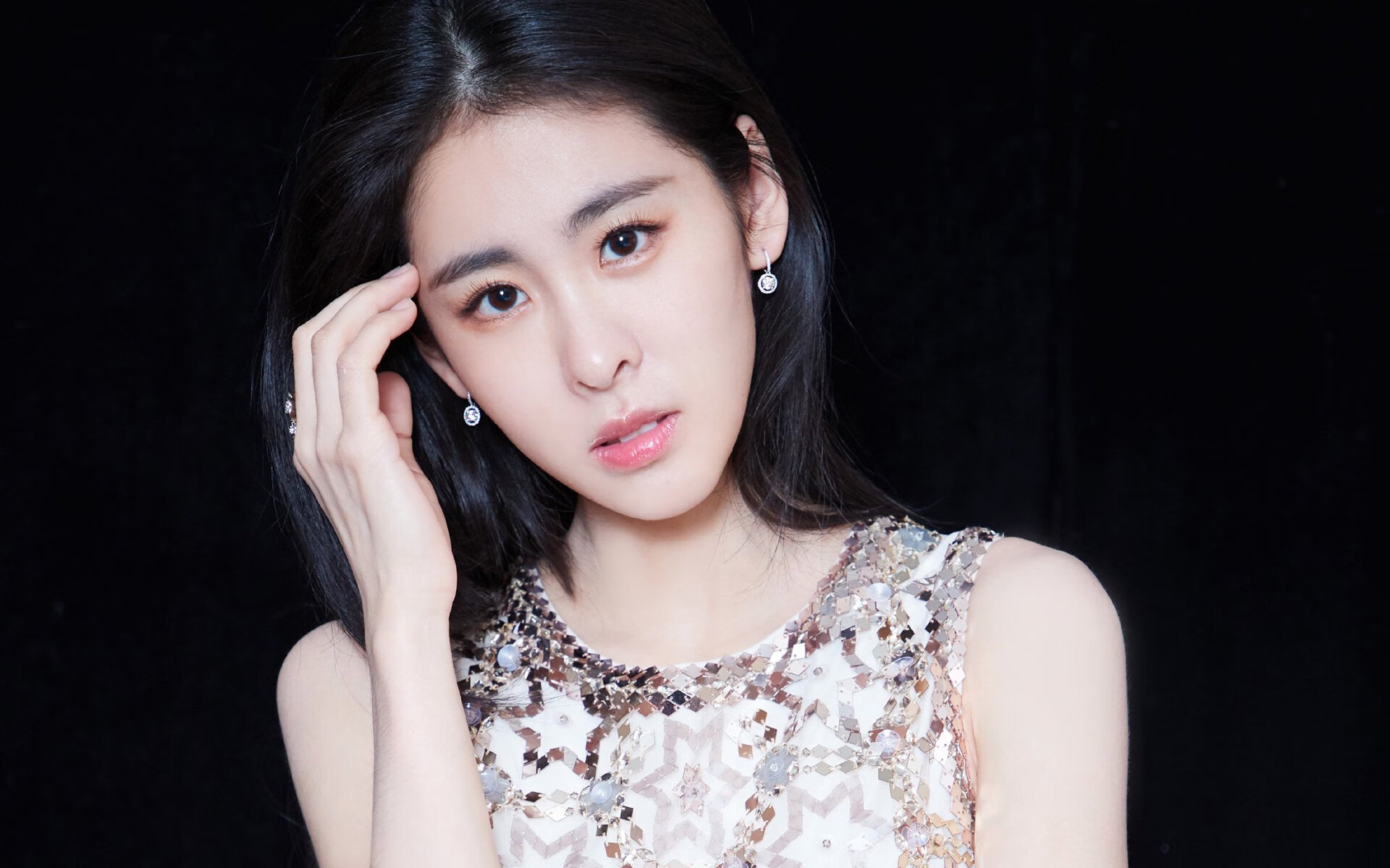 瑞·弗兰:他凭借出色的防守反应和敏锐的进攻嗅觉,总能在关键时刻做出决定性贡献